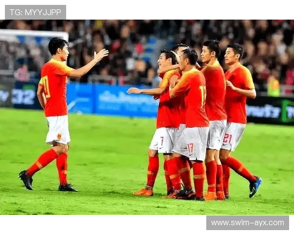 足球巨星怒火难平赛场爆发引发队友媒体球迷多重热议